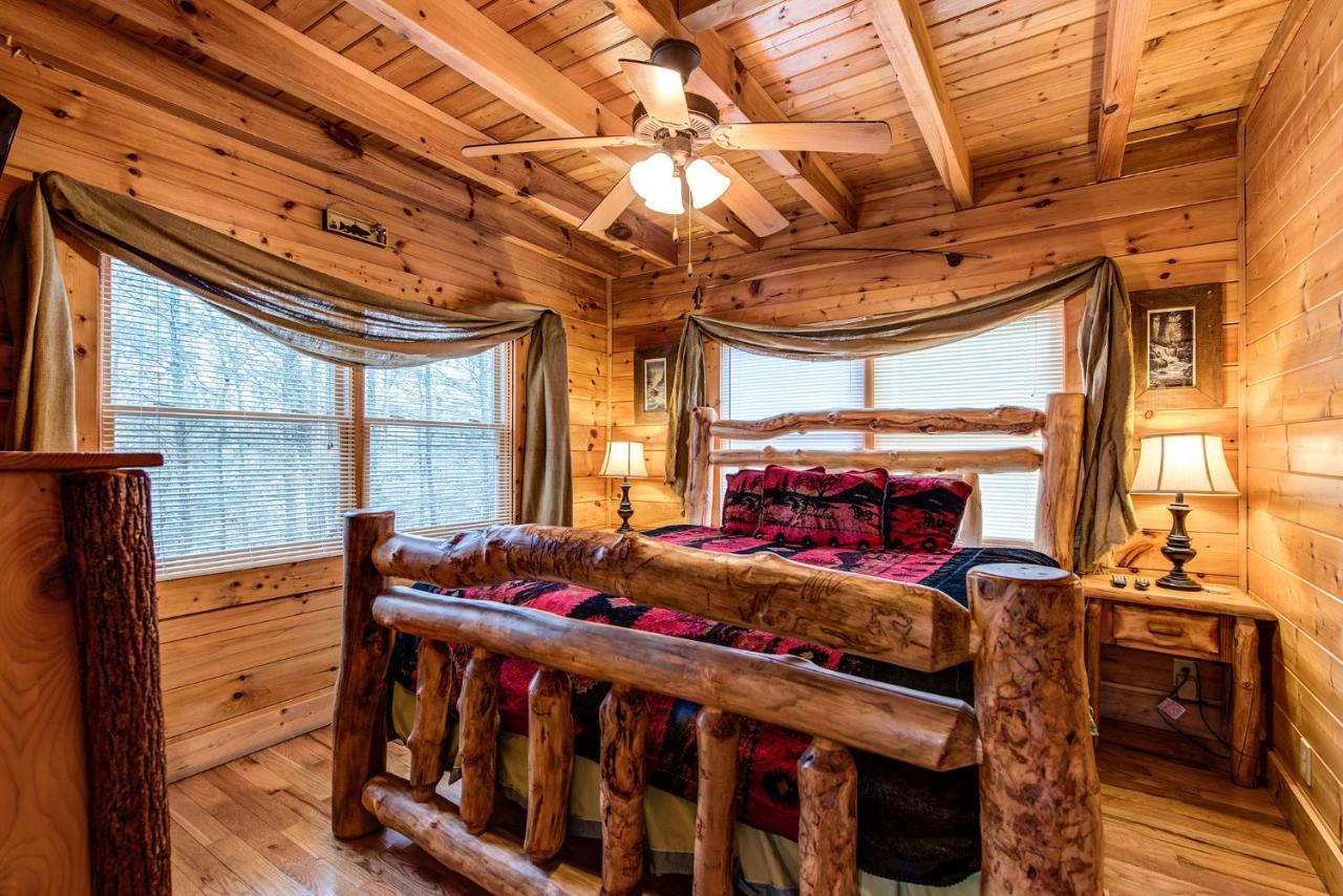جاتلينبرج Secret Romance, 2 Bedrooms, Sleeps 8, Pool Table, Hot Tub, Arcade المظهر الخارجي الصورة
